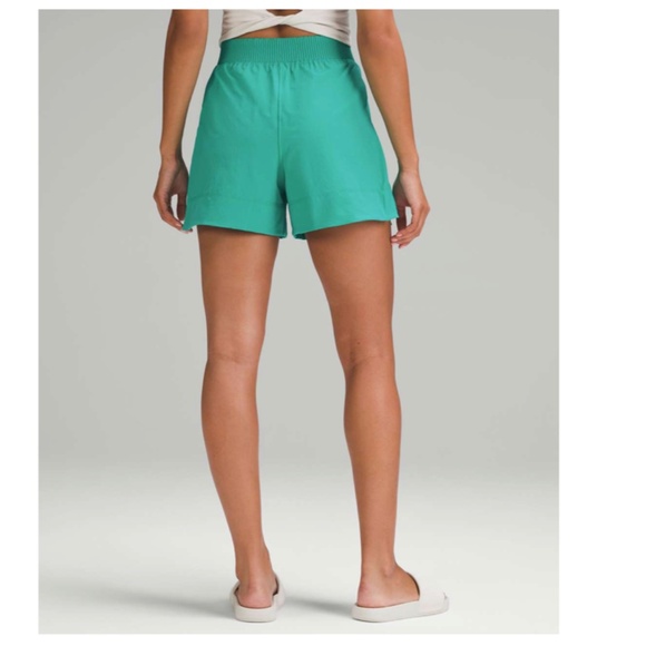LULULEMON Stretch Woven Relaxed-Fit High-Rise Short 4" Kelly Green Size Medium - Picture 5 of 11